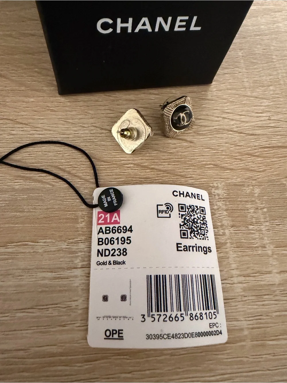Cell Phones & Accessories Subcategory Identification